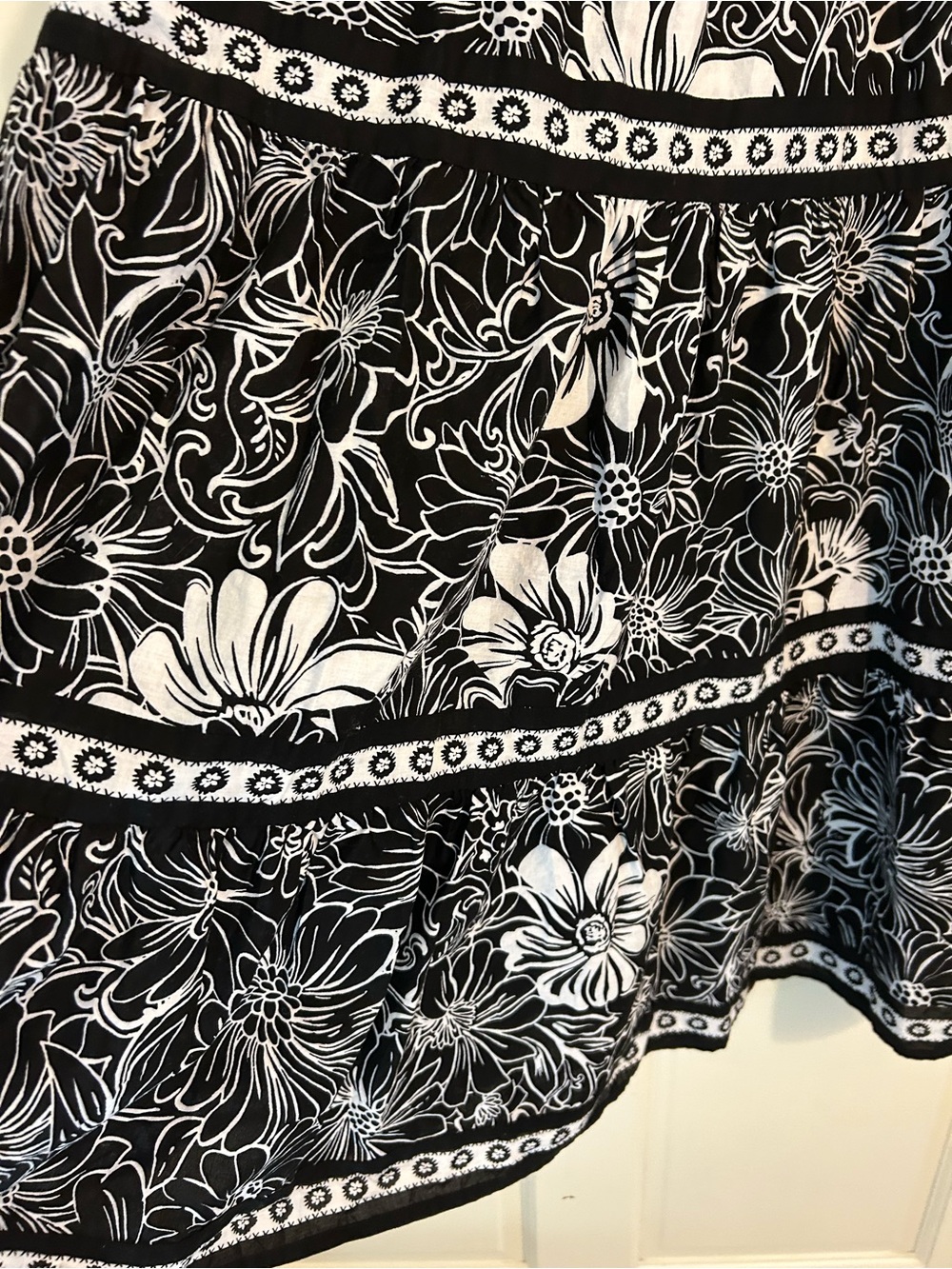 Black & White Floral Tiered Midi Skirt - Picture 3 of 6
